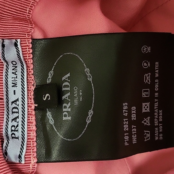 Prada bucket Hat - Picture 2 of 4